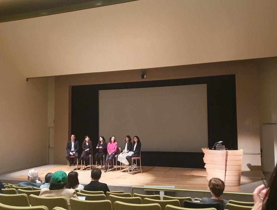 Symposium: Global Korea beyond the Wave 진행중인 모습2