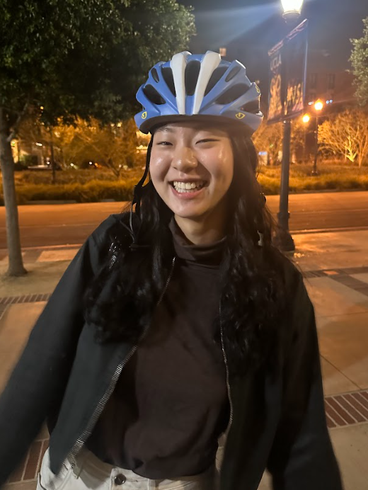여가활동을 즐기고 있는 모습2
