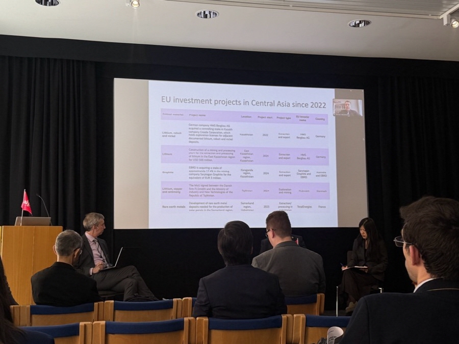 송별 리셉션이 진행되는 모습