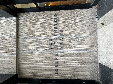 THE HOSEPH REGENSTEIN LIVRARY 로비