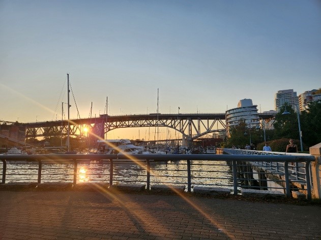 Yaletown쪽 공원에서 그랜빌아일랜드를 바라보며 찍은 석양