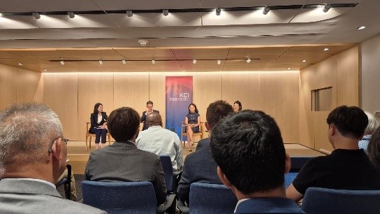 한미일 삼각협력 관련 담화가 진행중이다
