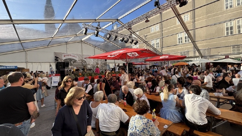 옥토버페스트가 진행중인 모습02