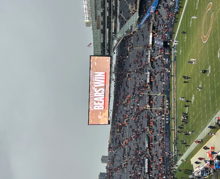 NFL경기 가 이루어지 고있다