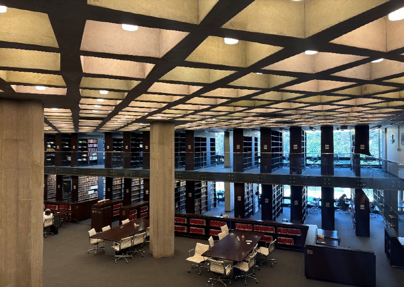 법학 도서관을 사서의 내부 모습