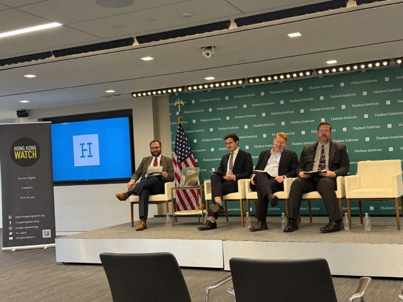 다양한 주제로 논의를 진행중인 모습2