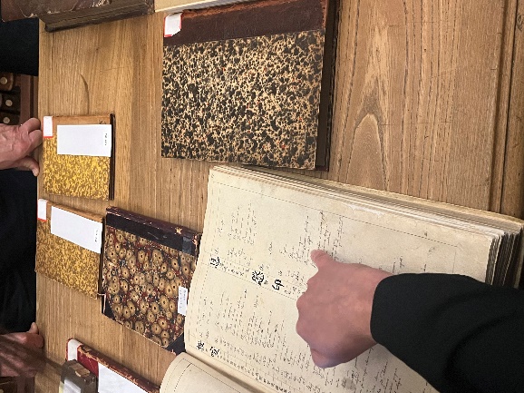  Institut de Recherche France-Asie(IRFA)의 Biblioth&egrave;que Asiatique을 찾아 아시아 컬렉션을 열람