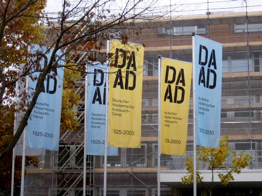 1950년 재설립된 DAAD는 외국과의 학술교류뿐만 아니라 개발도상국의 교육개혁을 지원하는 데도 많은 관심을 보이고 있다.