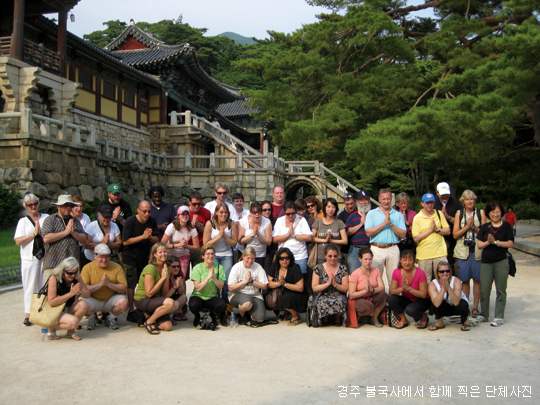 과거의 역사와 초현대적 움직임이 공존하는 인상적인 나라, 한국