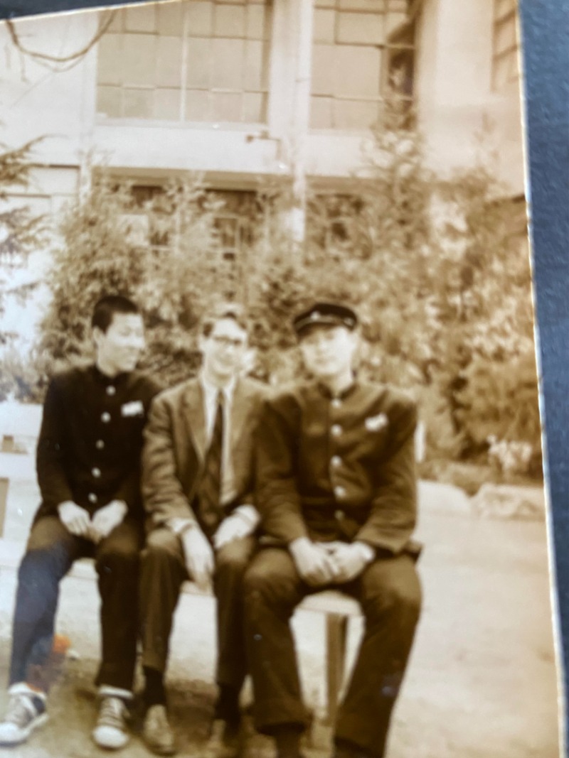 붙임+2.+Edward+John+Shultz+부산경남고등학교+학생들과+함께.jpg