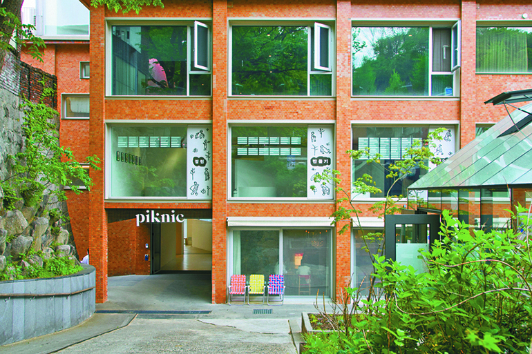 2. 미술관 전경_피크닉(piknic).jpg